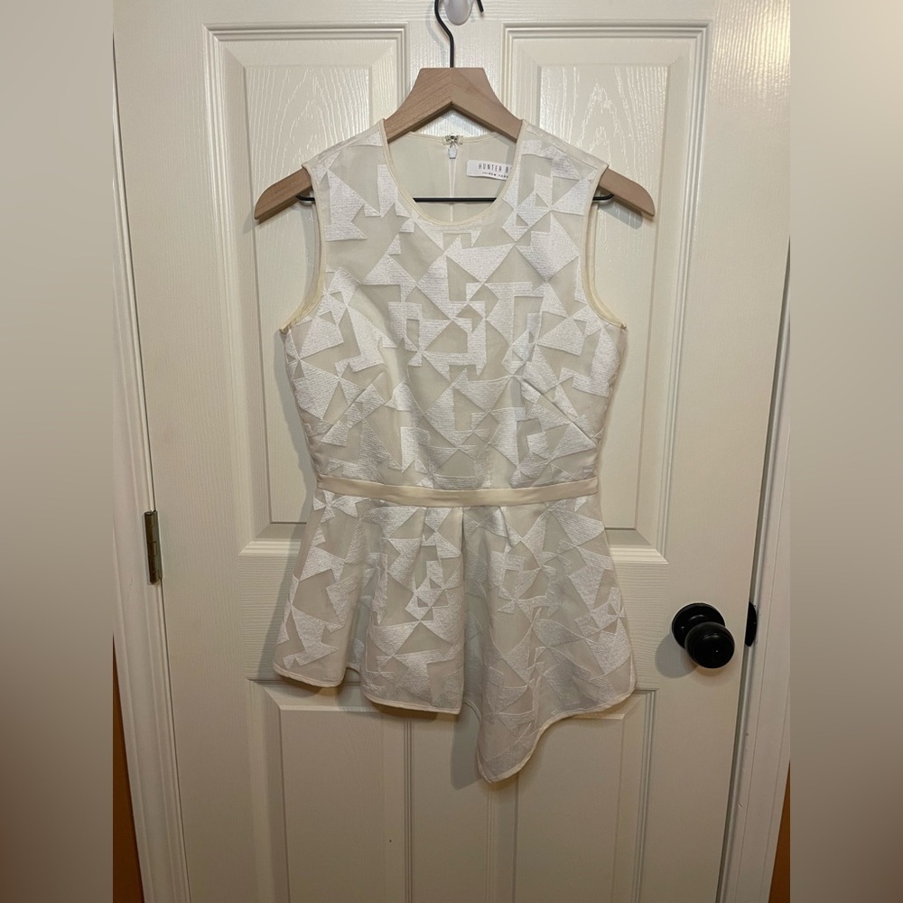 Hunter Bell Geometric Sleeveless Asymmetrical Top in White Y2K Retro Size 4